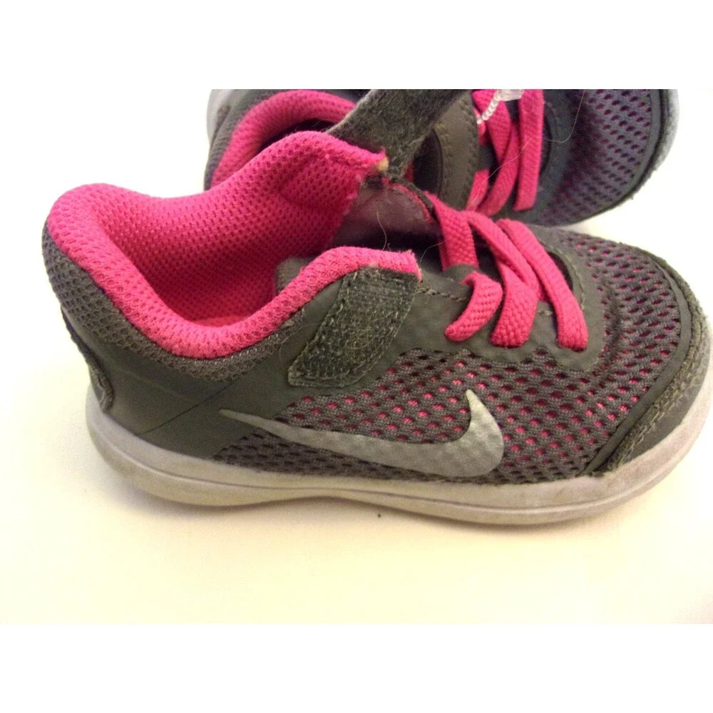 Nike  Girls Size 5C 5  Toddler Child Pink Gray Sneakers Swoosh Logo